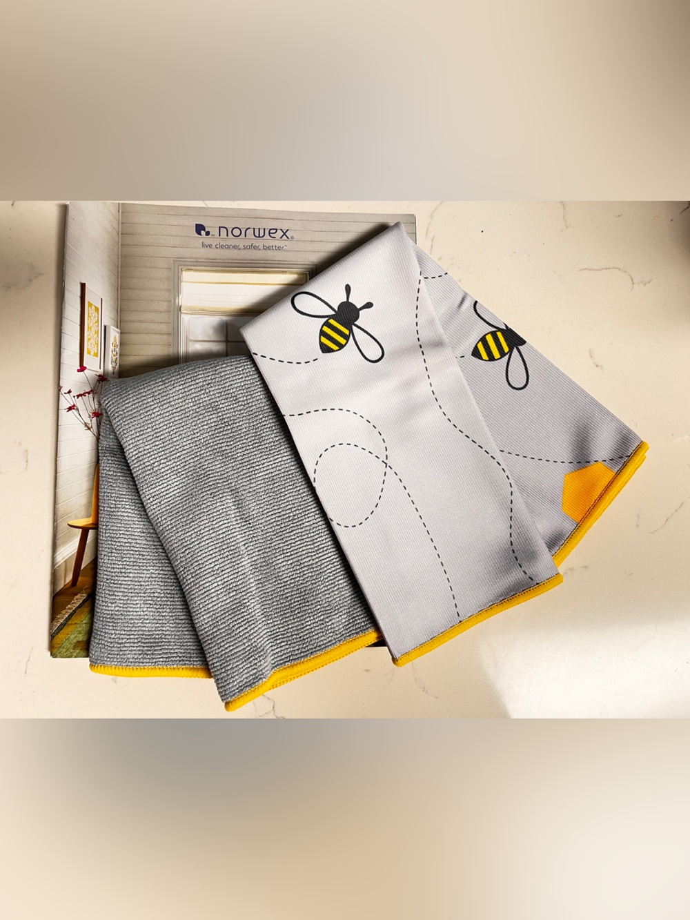 Norwex Enviro Cloth and Window Cloth Basic Package Bees and Graphite NWT